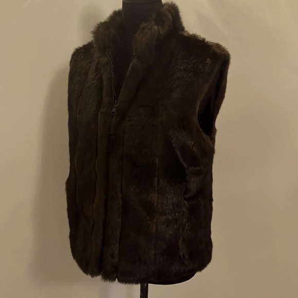 Gorgeous Brown Faux Fur Reversible Vest - Picture 3 of 12